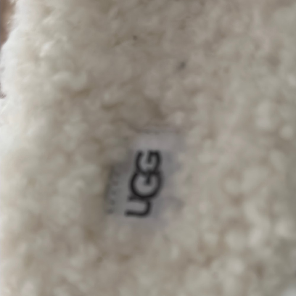 UGG Cream Fluffy Footwear - Picture 2 of 6